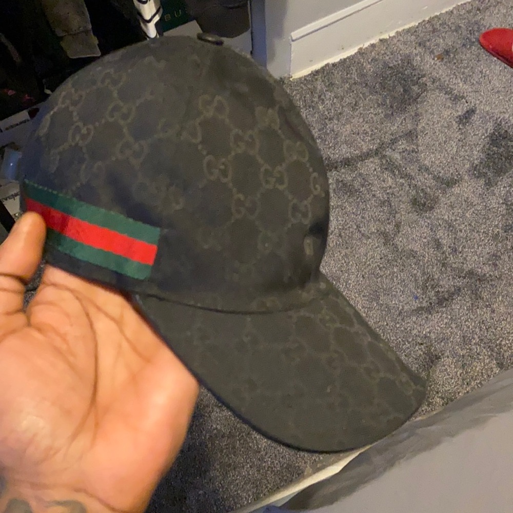 Gucci hat ,medium, condition: 9/10!